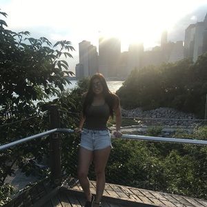 Meet your Posher, Arielle